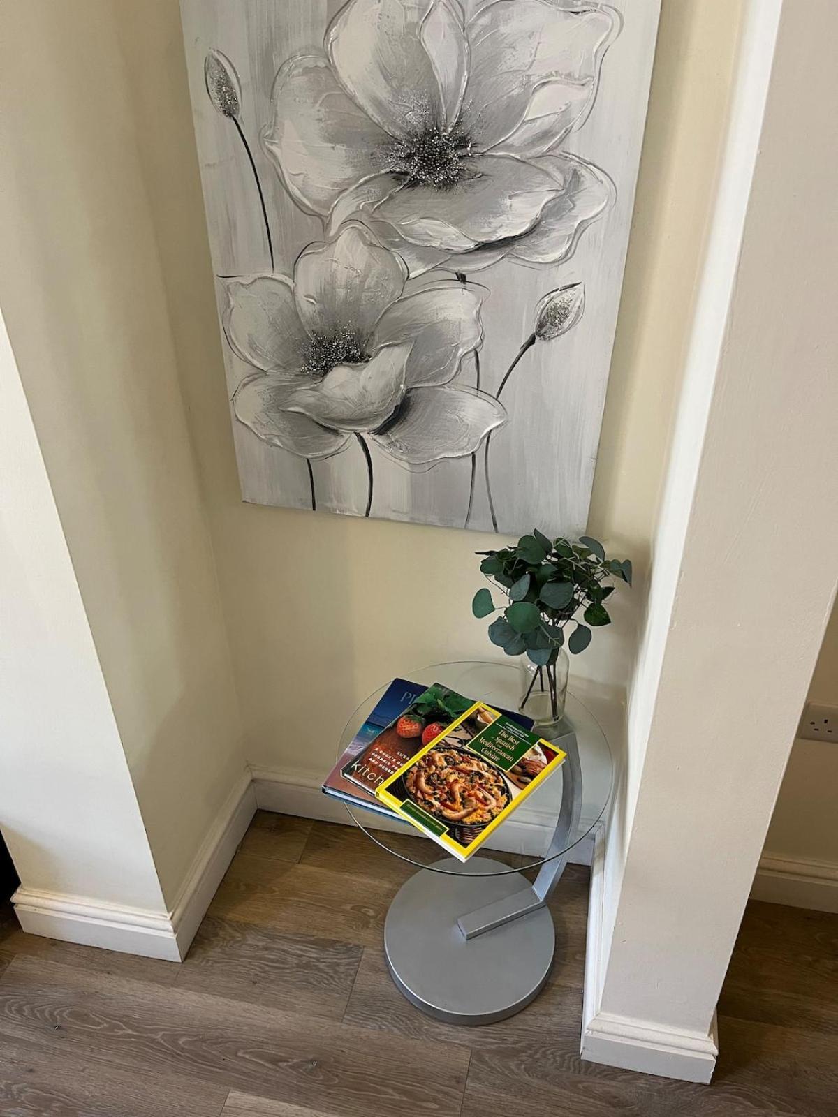 2 Bd House, Near Center York